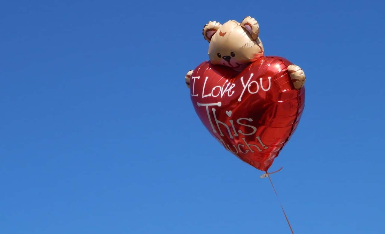 Aprende a decir ''Te quiero'' en 100 idiomas