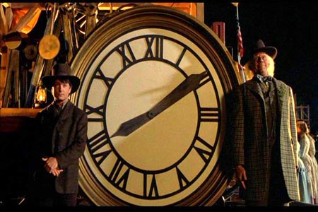 Marty y Doc en el reloj de 1885