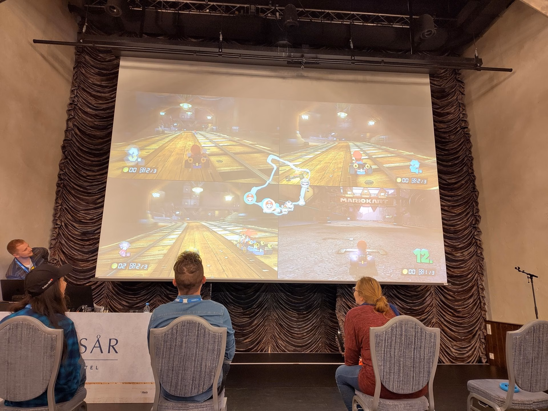 Partida del Mario Kart, en modo cine.